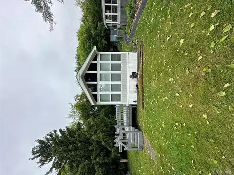 10001 Goodall Rd #30, Durand, MI 48429