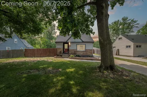 25195 Charles St, Taylor, MI 48180