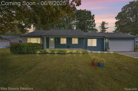 500 Colebrook Dr, Troy, MI 48083
