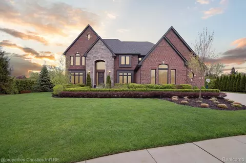 47660 Wales, Northville, MI 48167