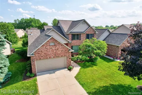 13023 Harbor Landings Dr, Fenton, MI 48430