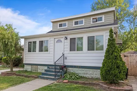 2121 Council Ave, Lincoln Park, MI 48146