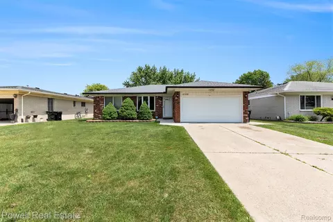 37296 Hacker Dr, Sterling Heights, MI 48310