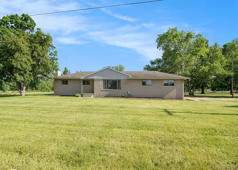 12105 Hegel Rd, Goodrich, MI 48438