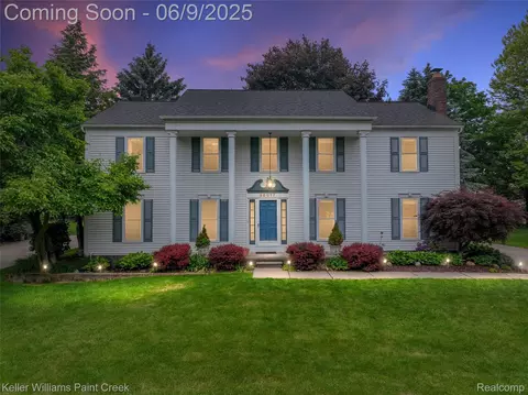 38017 W Meadowhill Dr, Northville, MI 48167