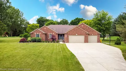 75757 Peters Dr, Bruce Township, MI 48065