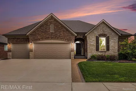 17769 Tiger Dr, Macomb, MI 48042