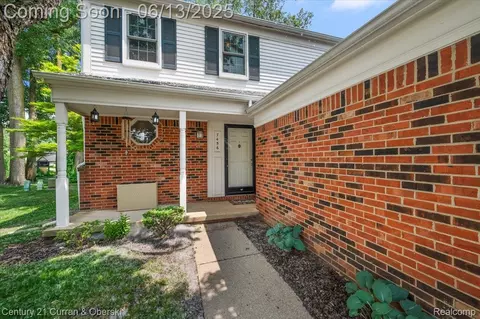 7456 N Kingston Ct, Westland, MI 48185
