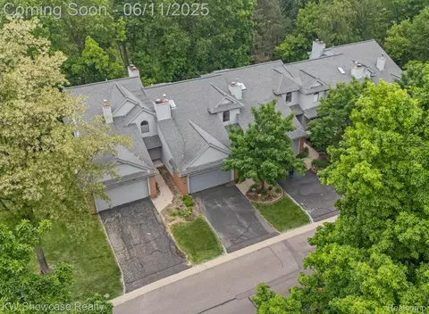 6632 Ridgeview Dr, Independence, MI 48346