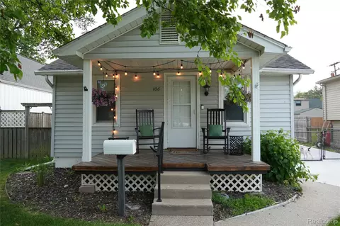 106 S Marias Ave, Clawson, MI 48017