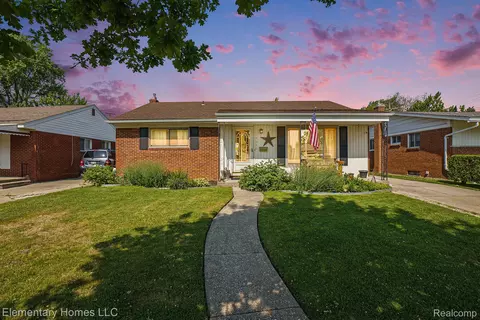 28835 Joan St, Saint Clair Shores, MI 48081