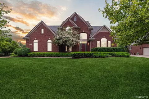 47141 Merion Cir, Northville, MI 48168