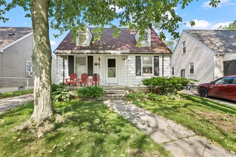 7785 Mettetal St, Detroit, MI 48228