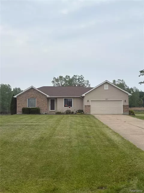 1044 Hockey Ln, Mayfield, MI 48446