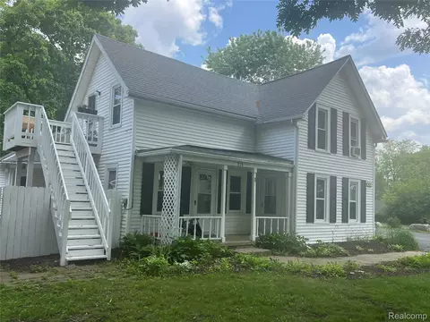 815 Rickett Rd, Brighton, MI 48116