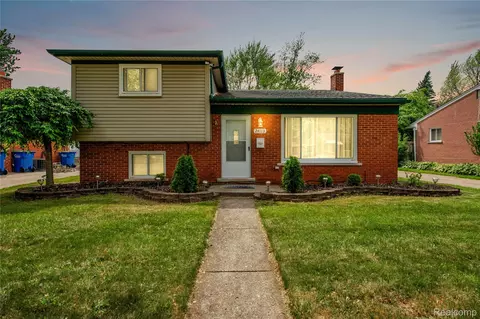 24113 Karen Ave, Warren, MI 48091