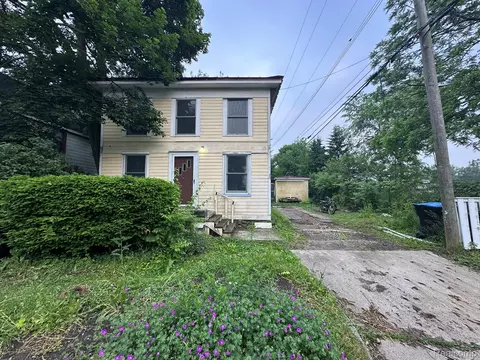 12 Oak St, Ypsilanti, MI 48198