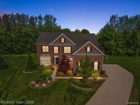 50412 Telluride Cir, Canton, MI 48187