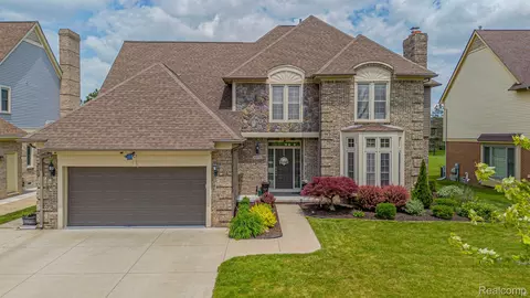 45276 Thornhill Rd, Canton, MI 48188