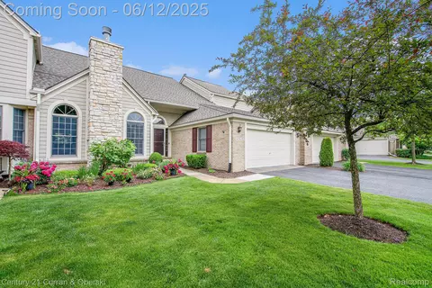 16784 Lyonhurst Cir #93, Northville, MI 48168