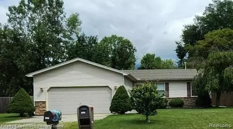 4692 Wildwood Ln, Kimball, MI 48074