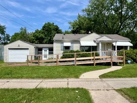 1517 Monteray St, Flint, MI 48503