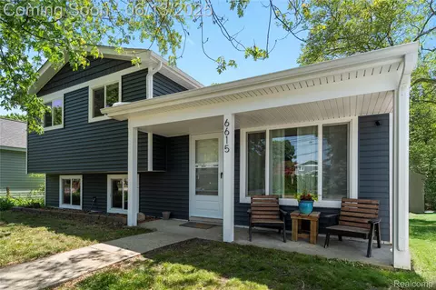 6615 Hatchery Rd, Waterford, MI 48327
