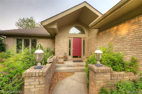 2692 Mulligan Dr, Jackson, MI 49203