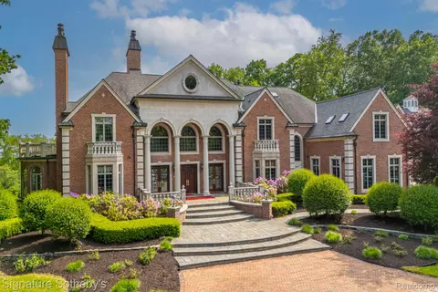 590 Dubuar St, Northville, MI 48167