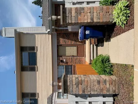 2041 N Arbor Way Dr #71, Canton, MI 48188