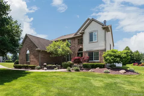 25919 Carriage Ln, Lyon, MI 48178