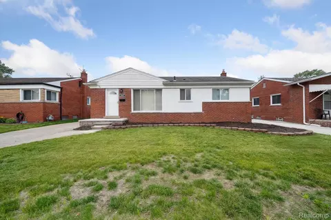 8887 Sarasota, Redford, MI 48239