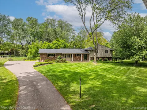 26480 Scenic Hwy, Franklin, MI 48025