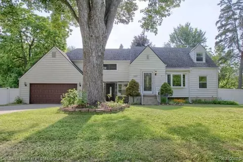 25811 Briarbank Ave, Southfield, MI 48033