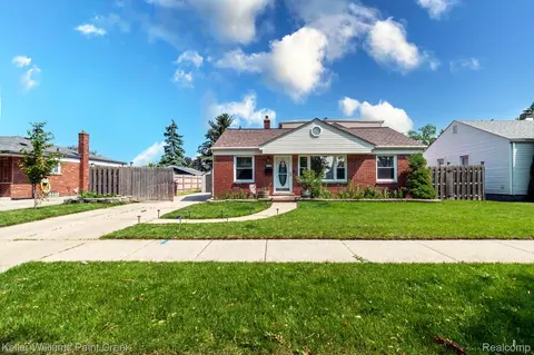 7359 Mckinley, Center Line, MI 48015