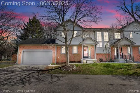619 Winwood Cir, Walled Lake, MI 48390