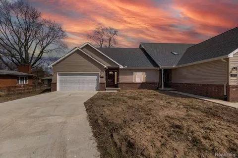 24796 Ashley Ct, Redford, MI 48239