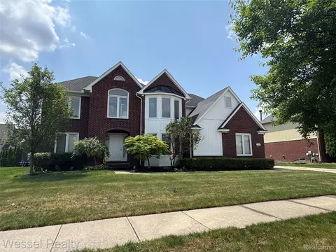14232 Berryknoll Dr, Shelby Township, MI 48315