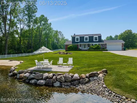 8173 Earhart Rd, Northfield, MI 48178