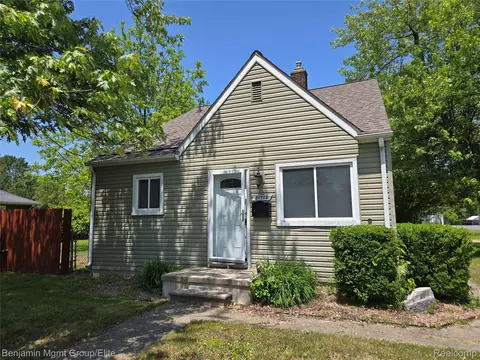 31710 Leona St, Garden City, MI 48135