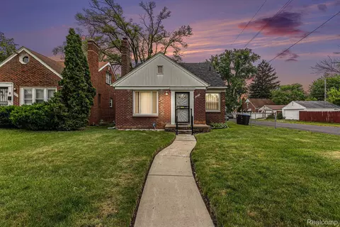 15377 Heyden St, Detroit, MI 48223