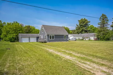 6195 Falkenbury Rd, Deerfield, MI 48461