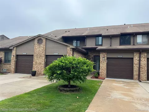37255 Glenbrook Dr, Clinton Township, MI 48036