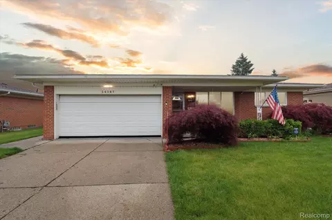 14147 Ivanhoe Dr, Warren, MI 48088