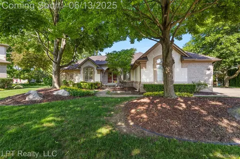 13815 Silent Woods Dr, Shelby Township, MI 48315