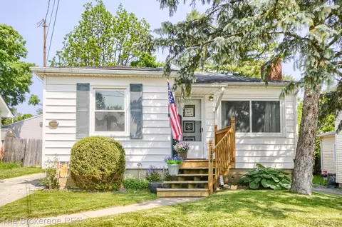 1329 Knight Ave, Flint, MI 48503