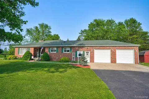 8351 Duffield Rd, Gaines, MI 48436