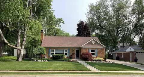 125 Maywood Ave, Rochester, MI 48307
