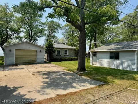 9337 Point Charities Ave, Caseville, MI 48755