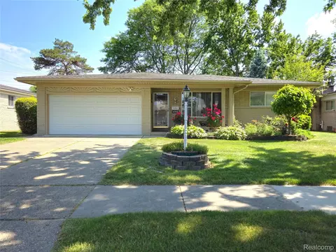 14740 Bon Brae Dr, Warren, MI 48088